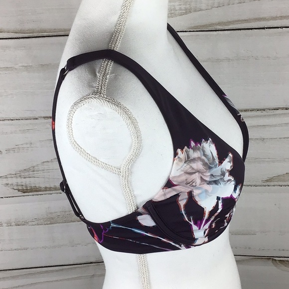 🆕ATHLETA Adjust Quick Dry Swim Top Size 32D/DD - Picture 2 of 14